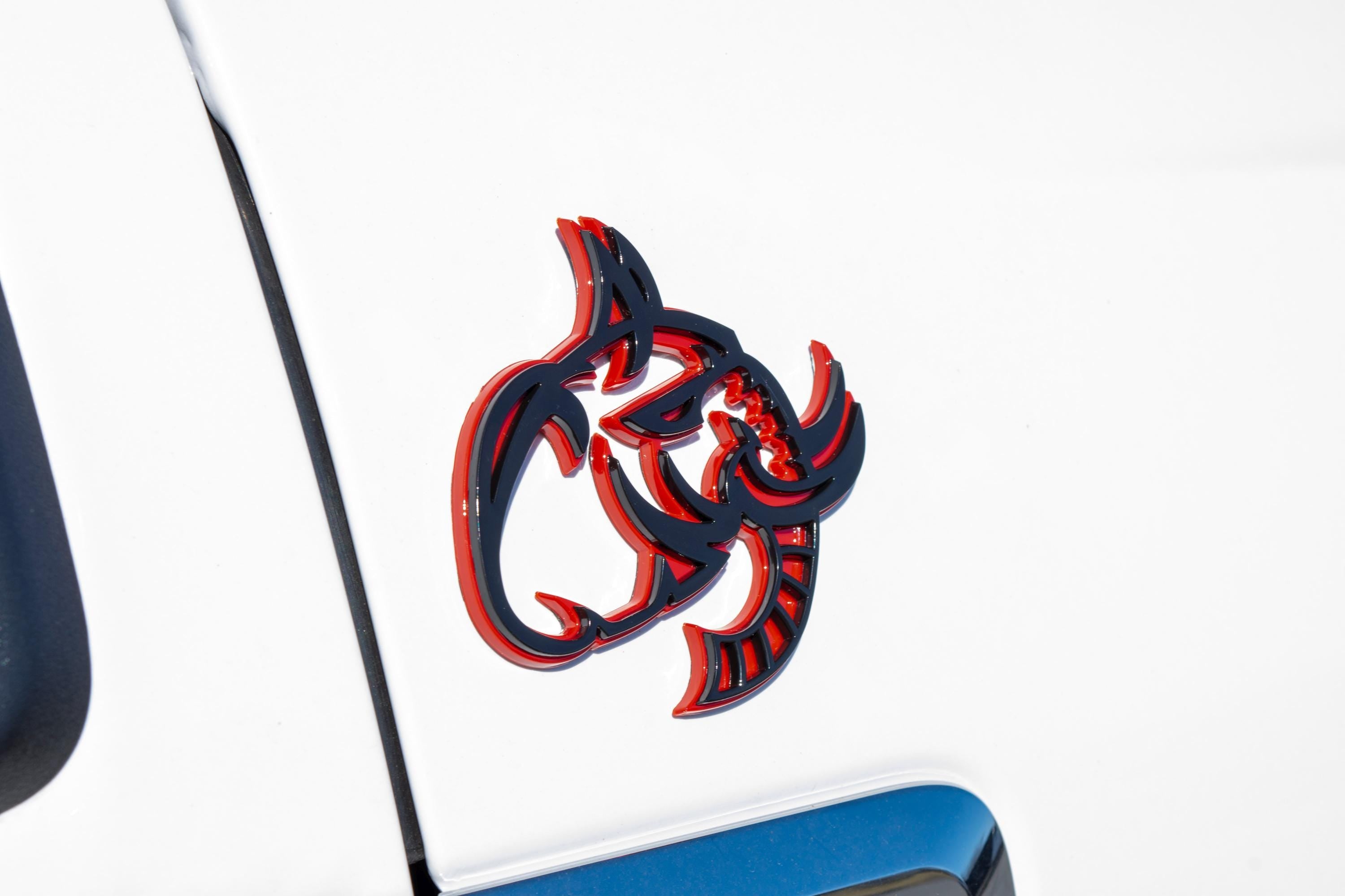 Black on Red Elephant Head Fender Left/Right Side Badge 3D Emblems Decal Stickers for Hellephant Challenger Charger TRX Silverado