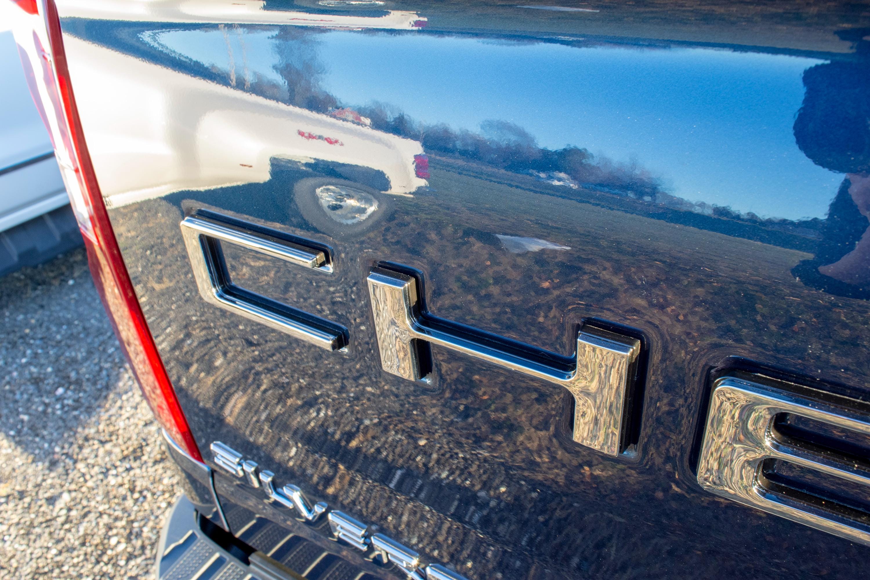 Chrome with Black outline Premium 3D Raised Coated Tailgate Letter Inserts Decals Fit With Chevrolet Silverado 2019-2025 Model